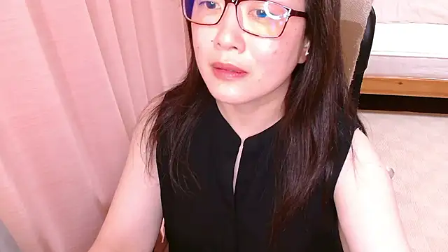 Snapshot of LENA-xo chatting on June 15, 2026, 3:36 pm LENA-xo online show from June 15, 2026, 3:36 pm