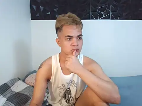 yourmikexxx online show from June 11, 2026, 5:11 pm