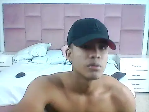 Snapshot of david-sala chatting on June 17, 2026, 1:56 pm david-sala online show from June 17, 2026, 1:56 pm