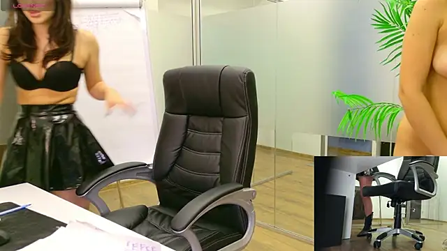 Snapshot of BabesGoWild chatting on February 10, 2025, 11:55 pm BabesGoWild online show from February 10, 2025, 11:55 pm