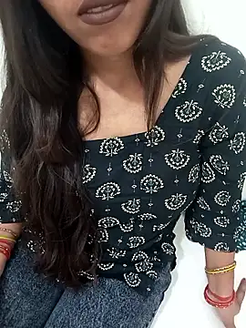 Meenakshi rajput online show from June 10, 2026, 4:12 am