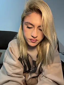 Lia-firee online show from July 22, 2026, 3:20 am