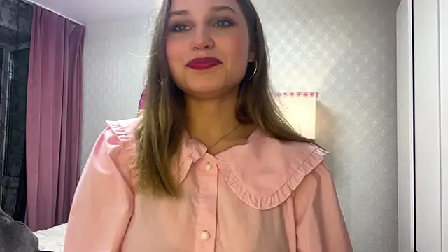Bella  Ray online show from June 11, 2026, 6:39 pm