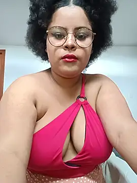 Snapshot of Lolacurly69 chatting on June 13, 2026, 10:18 pm Lolacurly69 online show from June 13, 2026, 10:18 pm