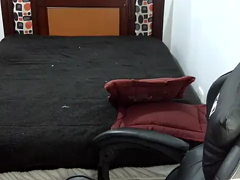 Snapshot of Lolacurly69 chatting on June 20, 2026, 2:36 am Lolacurly69 online show from June 20, 2026, 2:36 am