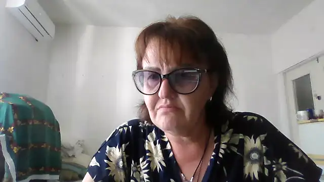 Snapshot of ErikaXShine chatting on June 23, 2026, 11:41 am ErikaXShine online show from June 23, 2026, 11:41 am