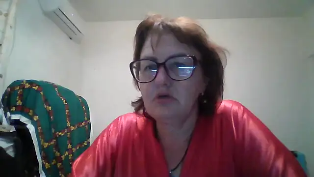 Snapshot of ErikaXShine chatting on July 1, 2026, 6:51 pm ErikaXShine online show from July 1, 2026, 6:51 pm