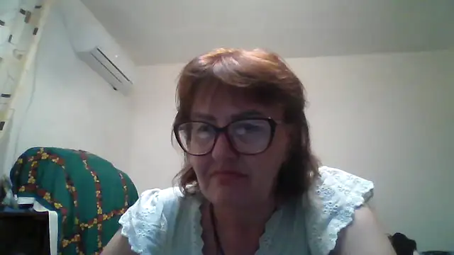Snapshot of ErikaXShine chatting on July 4, 2026, 5:30 pm ErikaXShine online show from July 4, 2026, 5:30 pm