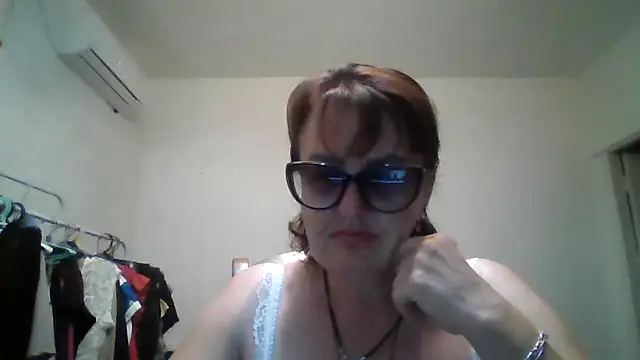 Snapshot of ErikaXShine chatting on July 27, 2026, 7:21 pm ErikaXShine online show from July 27, 2026, 7:21 pm