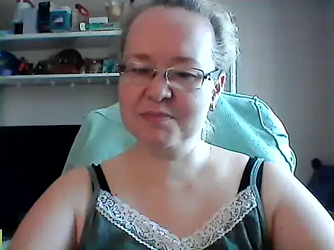 Snapshot of Viola27 chatting on June 29, 2026, 6:19 am Viola27 online show from June 29, 2026, 6:19 am
