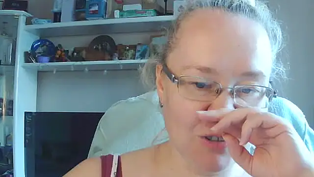 Snapshot of Viola27 chatting on July 14, 2026, 11:16 am Viola27 online show from July 14, 2026, 11:16 am