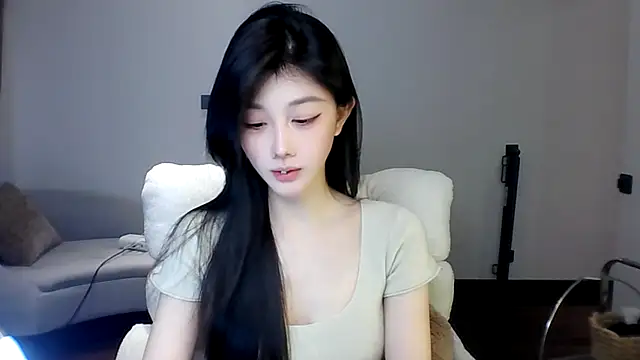 Snapshot of SylvieMaya chatting on July 20, 2026, 3:58 pm SylvieMaya online show from July 20, 2026, 3:58 pm