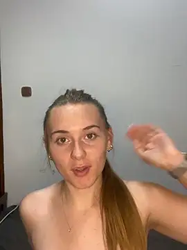 Snapshot of FlirtySophiaa chatting on June 18, 2026, 10:58 pm FlirtySophiaa online show from June 18, 2026, 10:58 pm