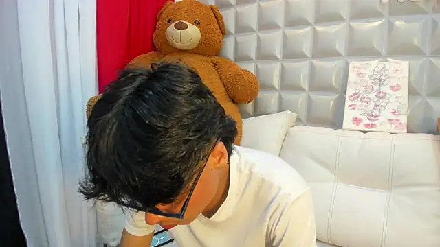 Snapshot of maximo_2019 chatting on July 15, 2026, 1:44 am maximo 2019 online show from July 15, 2026, 1:44 am