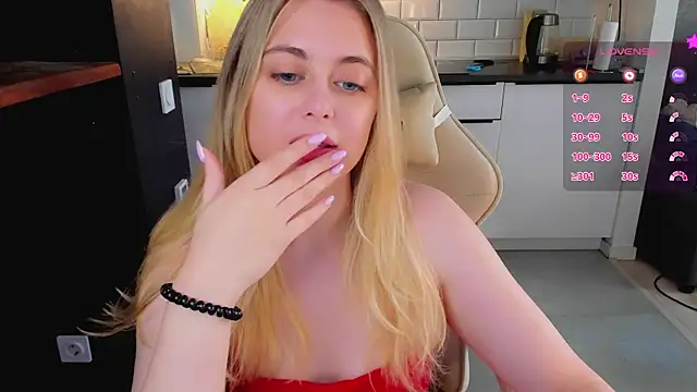 Snapshot of blonde_kellyy chatting on July 5, 2026, 4:19 am blonde kellyy online show from July 5, 2026, 4:19 am