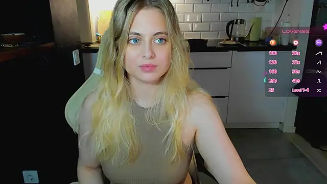 Snapshot of blonde_kellyy chatting on July 26, 2026, 10:55 am blonde kellyy online show from July 26, 2026, 10:55 am