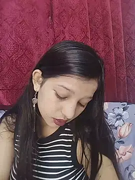 Snapshot of Queen_Rosyy chatting on July 24, 2026, 3:37 am Queen Rosyy online show from July 24, 2026, 3:37 am