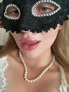 AlexandraMoore03 online show from June 23, 2026, 12:03 pm