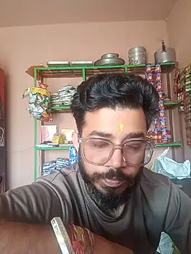 Snapshot of Desindianbull69 chatting on June 12, 2026, 3:27 am Desindianbull69 online show from June 12, 2026, 3:27 am