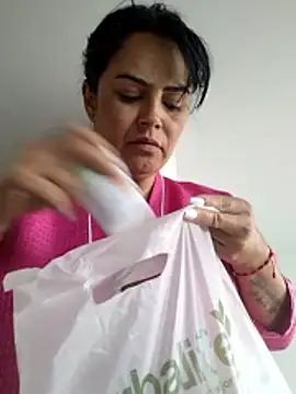 Juanita6908 online show from June 16, 2026, 11:57 am