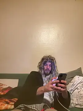 steph-travesti online show from June 9, 2026, 1:50 am