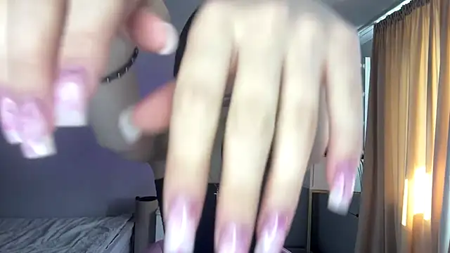 Snapshot of amelialiana chatting on June 13, 2026, 1:42 pm amelialiana online show from June 13, 2026, 1:42 pm