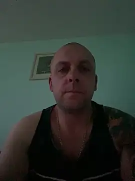 Snapshot of Agrus90 chatting on June 9, 2026, 7:14 pm Agrus90 online show from June 9, 2026, 7:14 pm