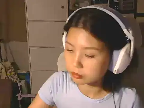 urgrl portia online show from June 11, 2026, 11:19 am