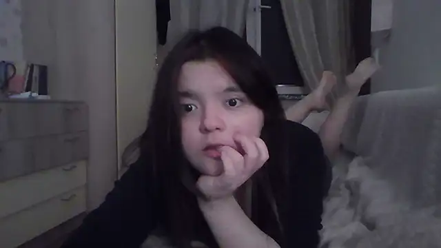 Snapshot of ZeldaSayre_ chatting on July 6, 2026, 11:18 pm ZeldaSayre online show from July 6, 2026, 11:18 pm