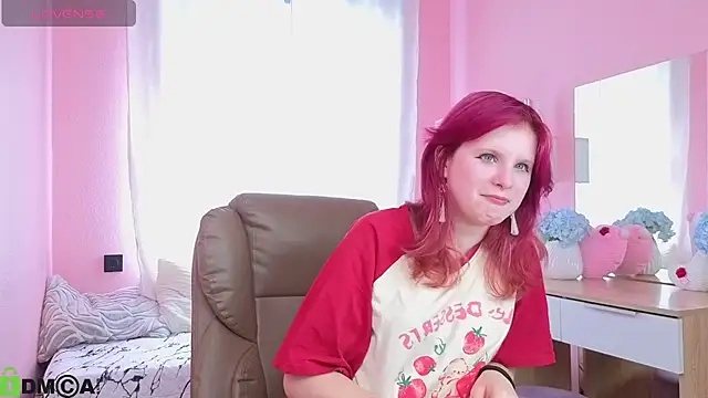 Snapshot of Fox__Cute chatting on June 19, 2026, 3:44 am Fox Cute online show from June 19, 2026, 3:44 am