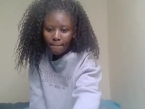 cute bee online show from July 13, 2026, 11:51 pm