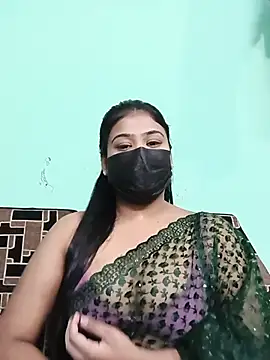 Snapshot of Sweathatamil chatting on July 4, 2026, 5:30 pm Sweathatamil online show from July 4, 2026, 5:30 pm