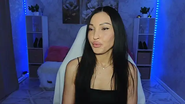NikoleMills online show from July 22, 2026, 5:21 am