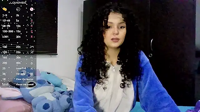 Snapshot of Diamond_Curls chatting on June 30, 2026, 3:46 pm Diamond Curls online show from June 30, 2026, 3:46 pm