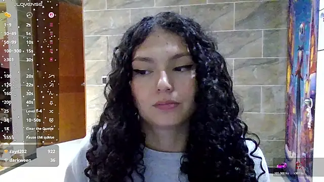 Snapshot of Diamond_Curls chatting on July 28, 2026, 6:20 pm Diamond Curls online show from July 28, 2026, 6:20 pm