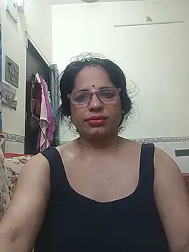 SWEETY01990 online show from July 13, 2026, 8:39 am