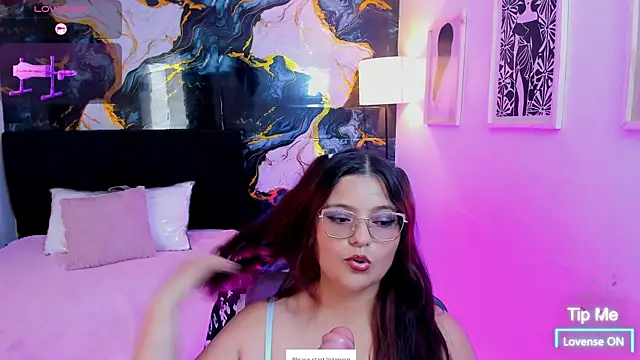 Snapshot of Miss_Kloee chatting on July 9, 2026, 6:45 pm Miss Kloee online show from July 9, 2026, 6:45 pm
