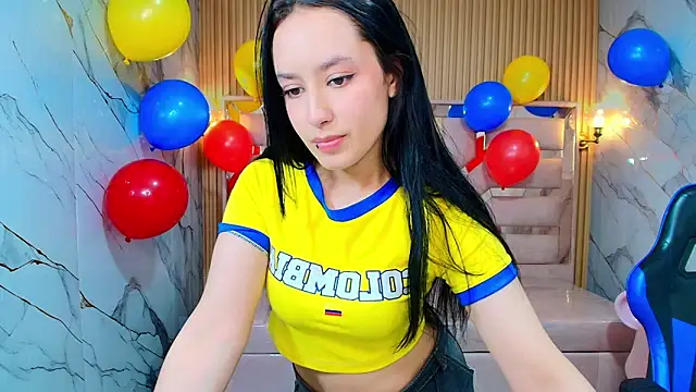 Snapshot of Aleja_r_ chatting on June 27, 2026, 8:14 pm Aleja r online show from June 27, 2026, 8:14 pm