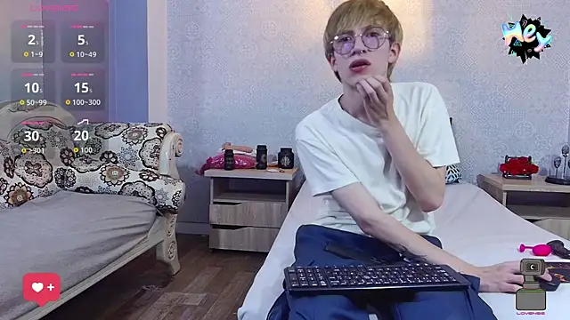 Snapshot of axell_stone_ chatting on July 8, 2026, 8:35 pm axell stone online show from July 8, 2026, 8:35 pm