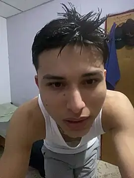 Snapshot of Antoni150906 chatting on June 25, 2026, 3:50 am Antoni150906 online show from June 25, 2026, 3:50 am