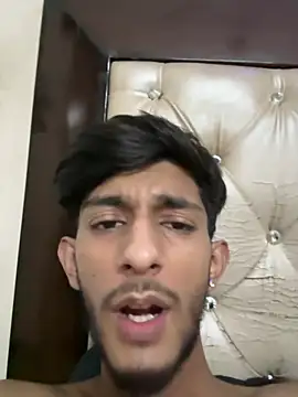 ronnnnn718 online show from July 13, 2026, 10:51 am