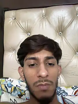 ronnnnn718 online show from July 17, 2026, 11:20 pm