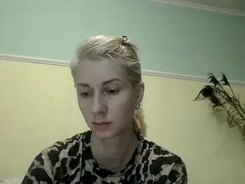 Snapshot of AmberandBlond chatting on June 14, 2026, 3:25 pm AmberandBlond online show from June 14, 2026, 3:25 pm