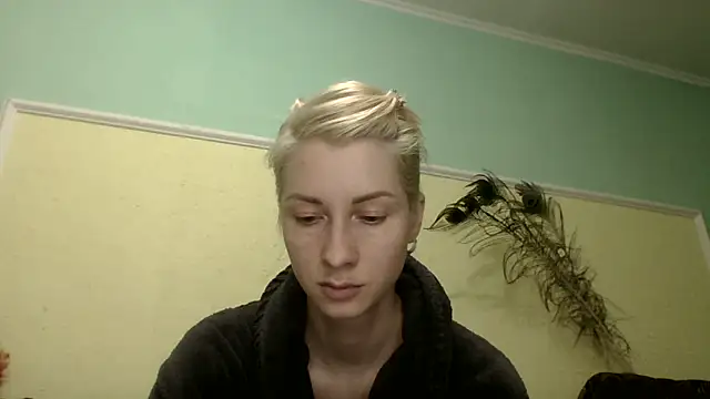 Snapshot of AmberandBlond chatting on June 15, 2026, 5:37 pm AmberandBlond online show from June 15, 2026, 5:37 pm