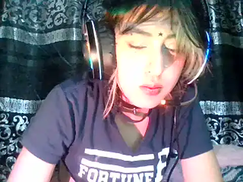 Snapshot of kittenpasive30 chatting on June 17, 2026, 4:41 pm kittenpasive30 online show from June 17, 2026, 4:41 pm