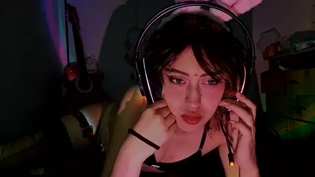 Snapshot of kittenpasive30 chatting on July 30, 2026, 4:00 am kittenpasive30 online show from July 30, 2026, 4:00 am