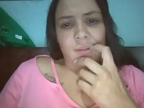 Snapshot of Arletrose_ chatting on July 10, 2026, 3:33 am Arletrose online show from July 10, 2026, 3:33 am