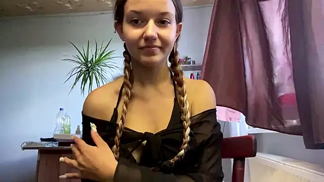 AuroraQT online show from July 29, 2026, 12:36 pm