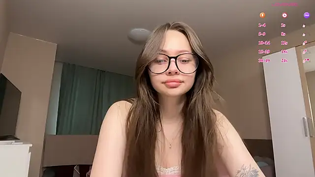 Snapshot of Shycutiee chatting on June 18, 2026, 6:35 am Shycutiee online show from June 18, 2026, 6:35 am