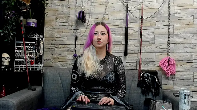 Snapshot of Miss_Kaz chatting on July 20, 2026, 11:40 pm Miss Kaz online show from July 20, 2026, 11:40 pm